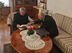 Akademik Feletar biskupu Mrzljaku darovao primjerak knjige Josipa Bedekovića Knjiga o sv. Jeronimu, Iliriku i Međimurju